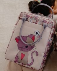 Kedi Temalı L Boy Su Geçirmez Çocuk Çantası – Okul ve Günlük Kullanım