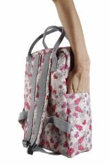 Kelebek Temalı L Boy Su Geçirmez Çocuk Çantası – Okul ve Günlük Kullanım