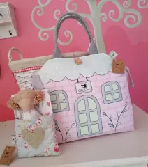 Doll House ''Katlanabilir Çanta Bebek Oyun Evi - Bebek Hediyeli